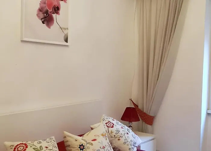 Tatil Evi Asher's House Colosseum Roma